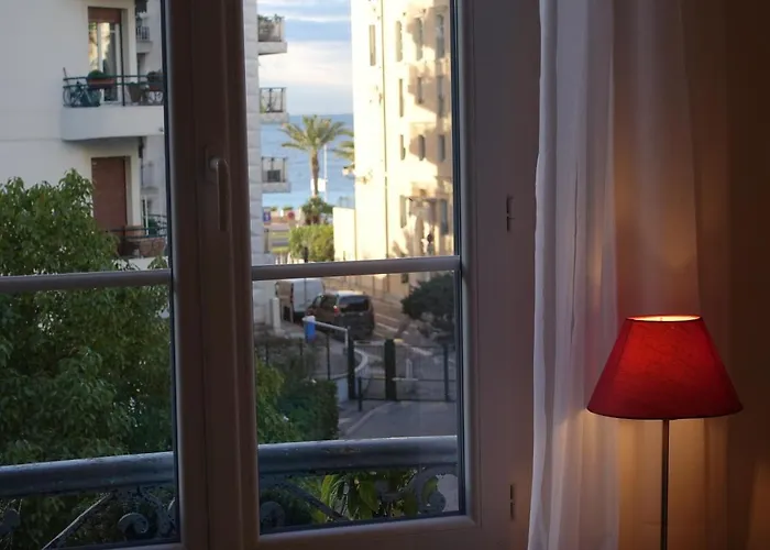 Rue de France vue mer